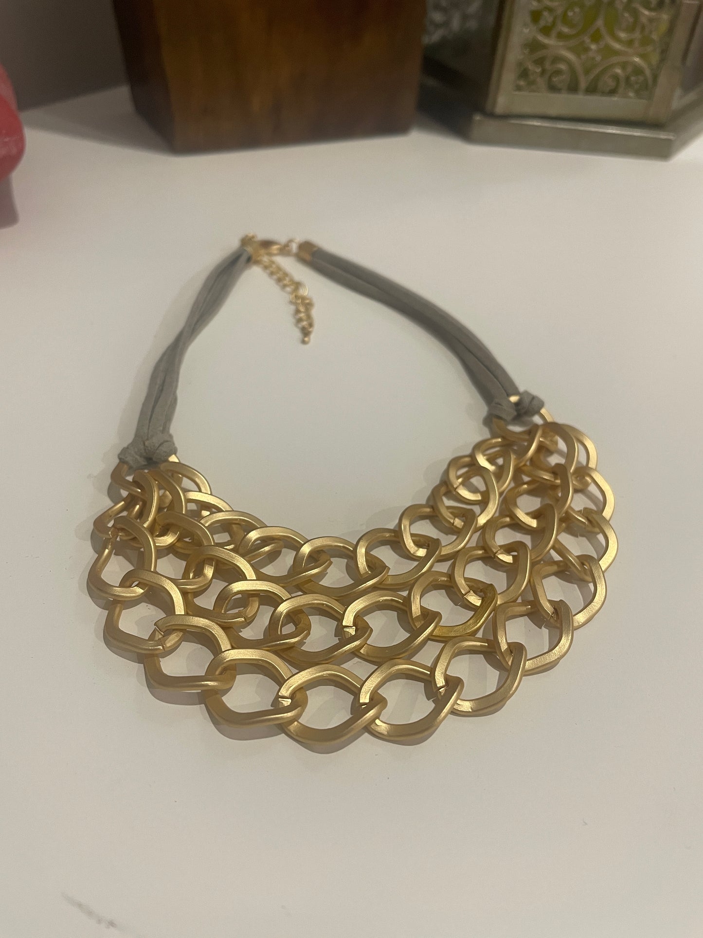 Collar Burkina Corto Dorado