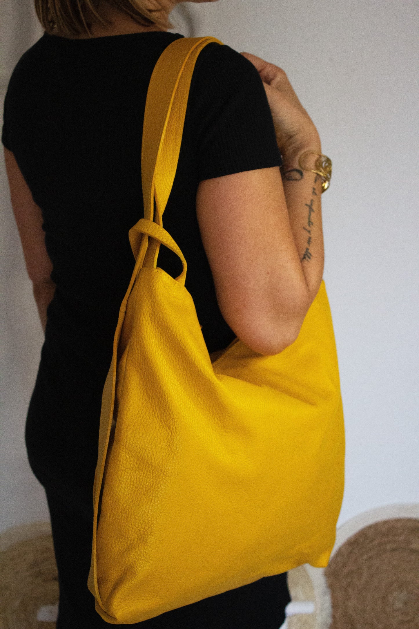 Bolso mochila, piel, amarillo mostaza de piel